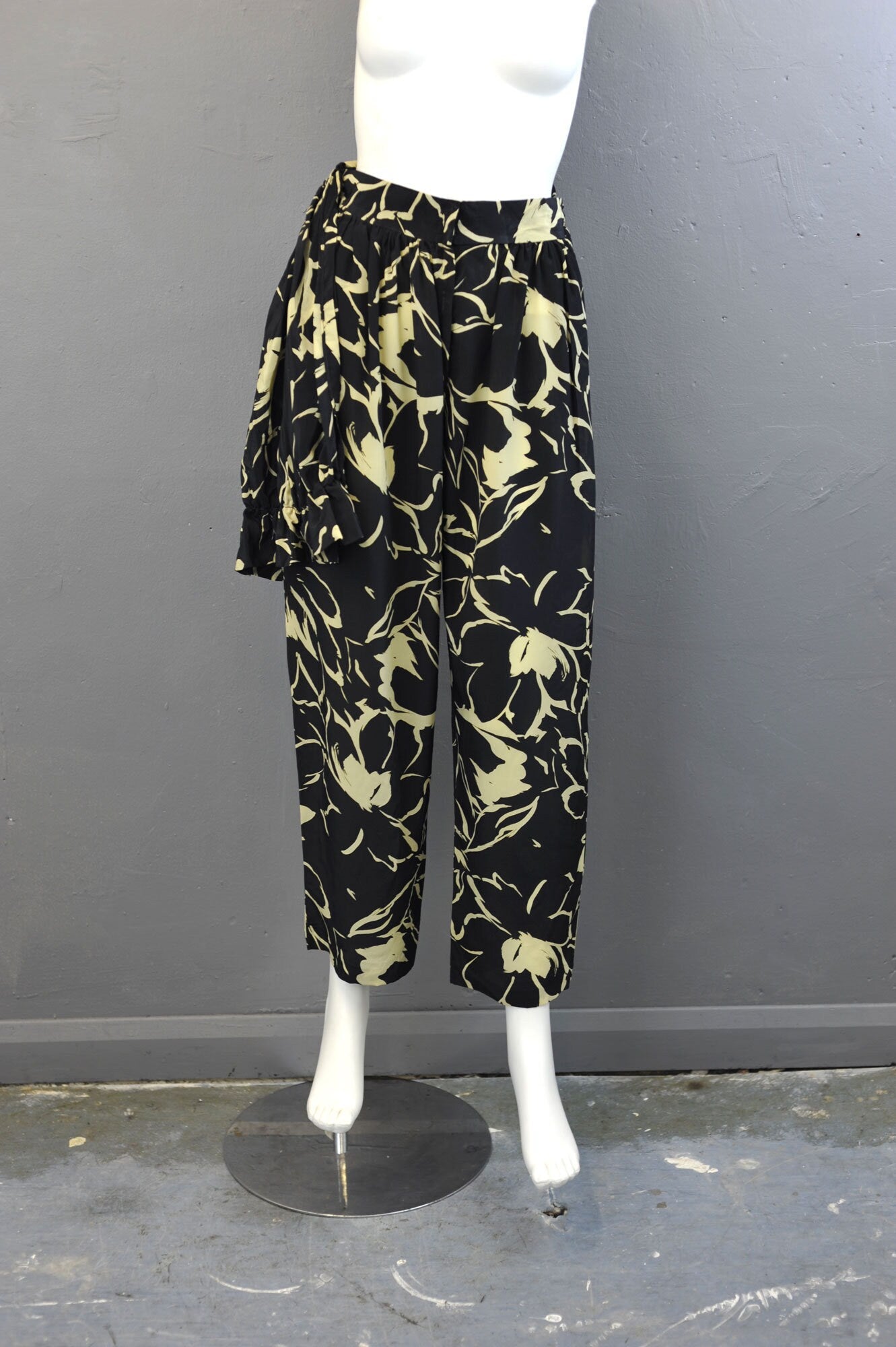80s Tropical Summer Trousers with Sash Swag, High Waist Loose Fit, Big Flower Print, Size Small