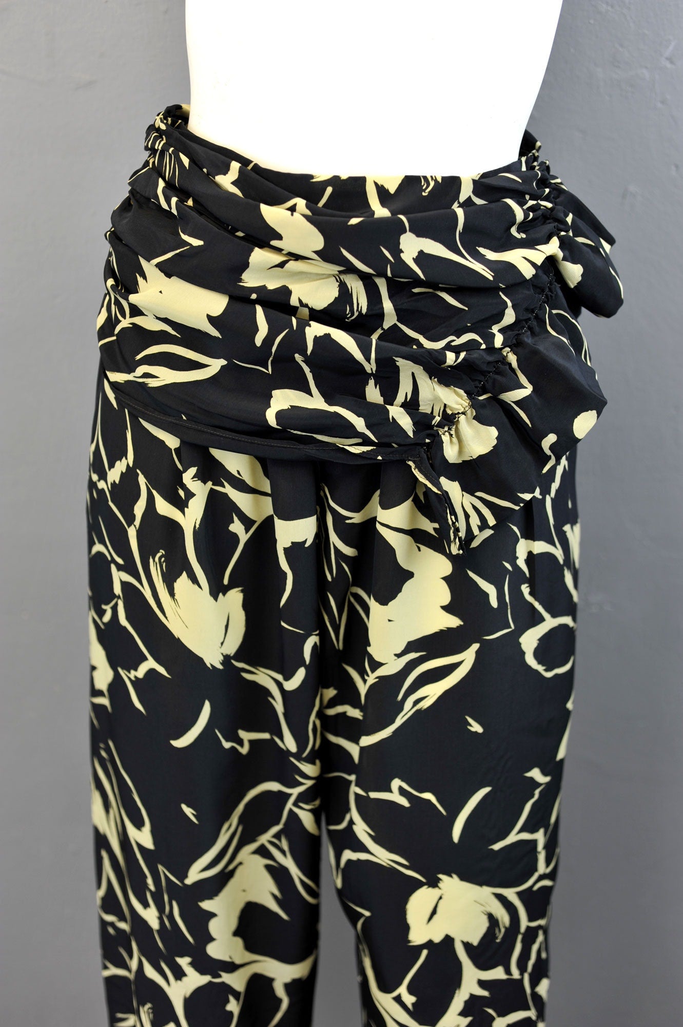 80s Tropical Summer Trousers with Sash Swag, High Waist Loose Fit, Big Flower Print, Size Small