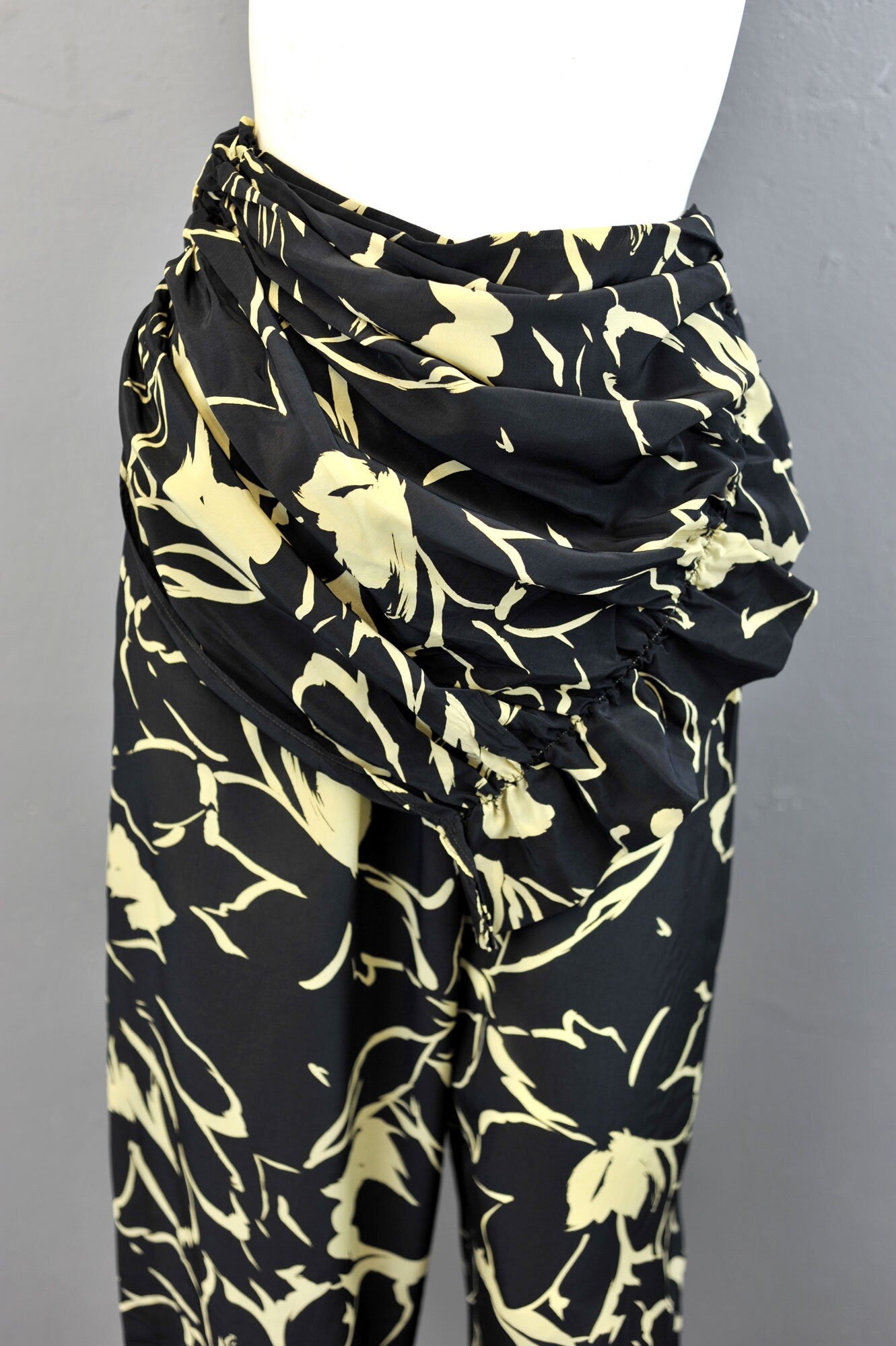 80s Tropical Summer Trousers with Sash Swag, High Waist Loose Fit, Big Flower Print, Size Small