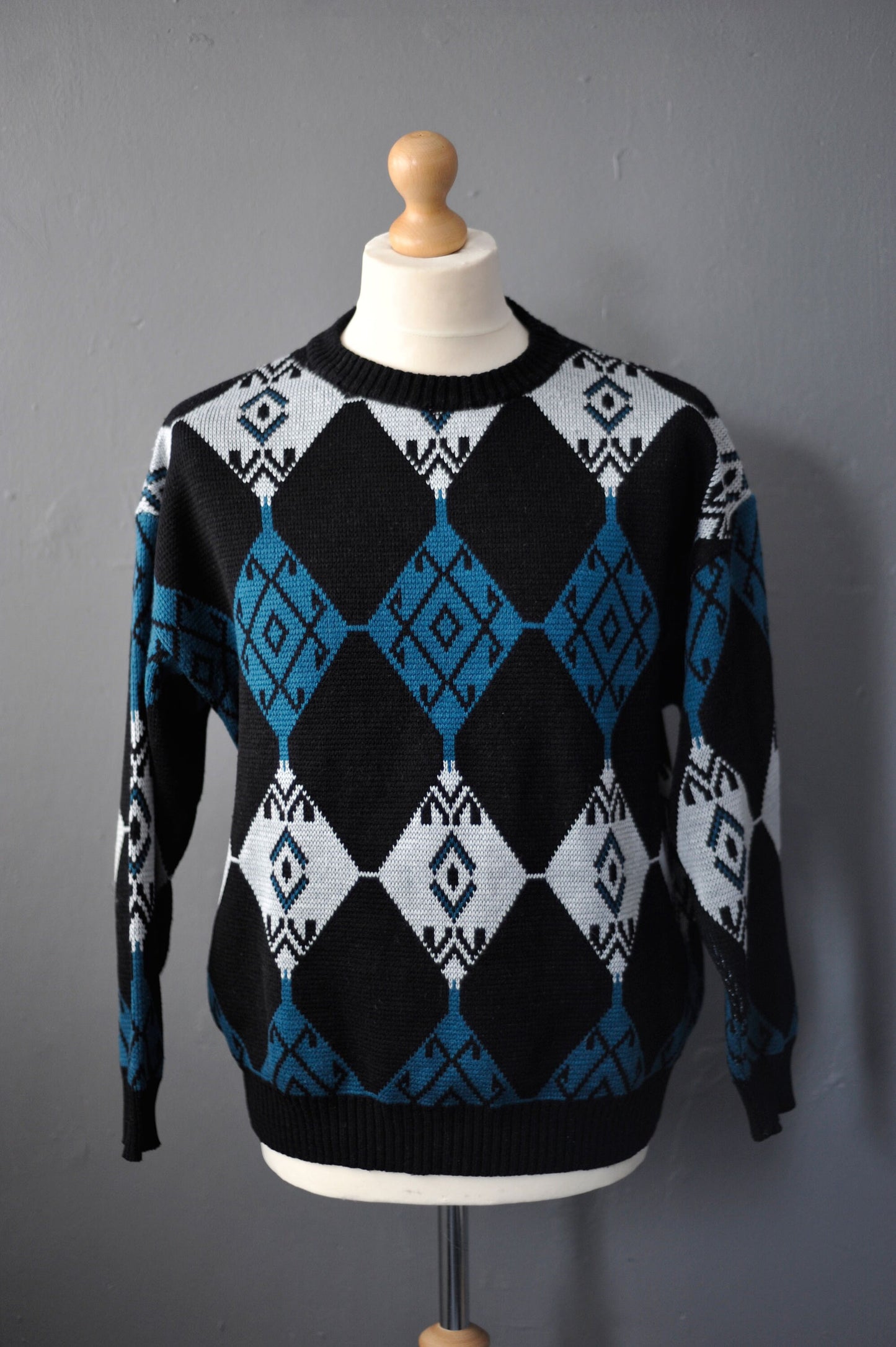 Mens 90s Silver and Blue Diamonds Jumper, Acrylic Knit Pullover, 46 Chest