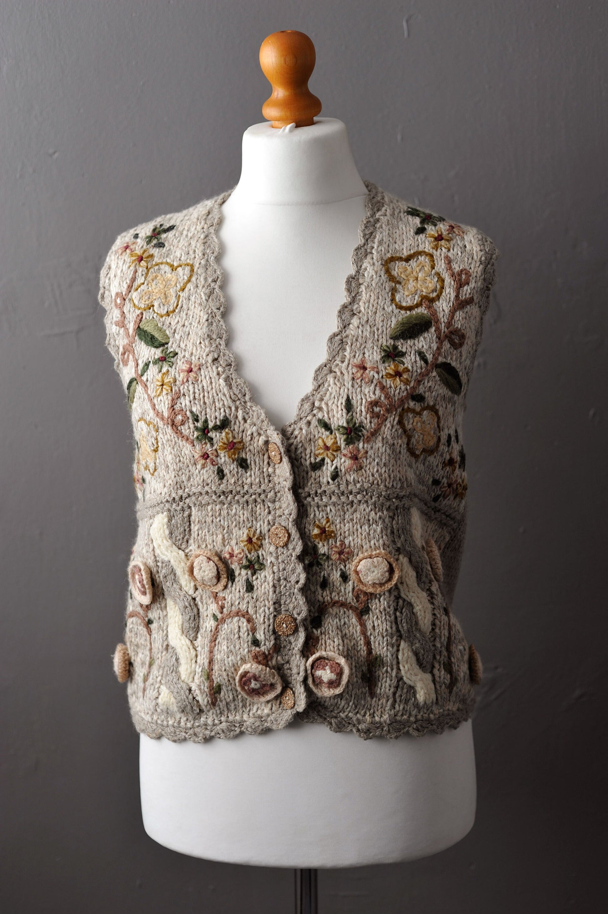 90s Floral Cardigan Vest, Granny's Garden 3D Knit, Size Medium
