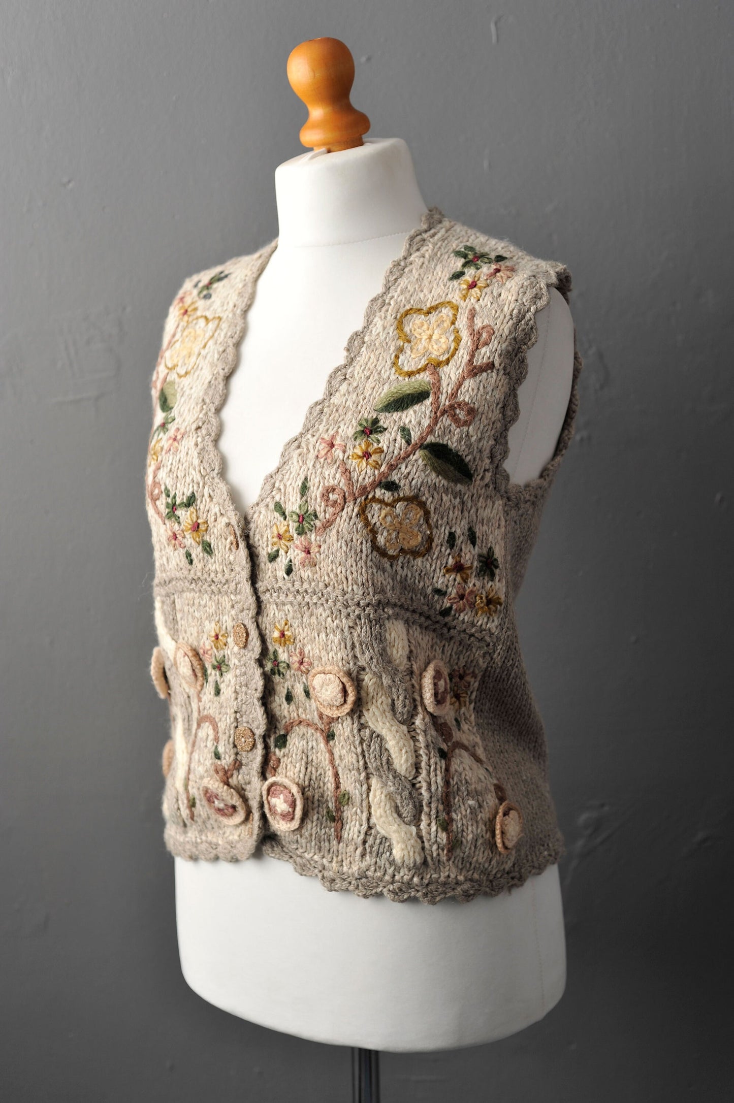 90s Floral Cardigan Vest, Granny's Garden 3D Knit, Size Medium