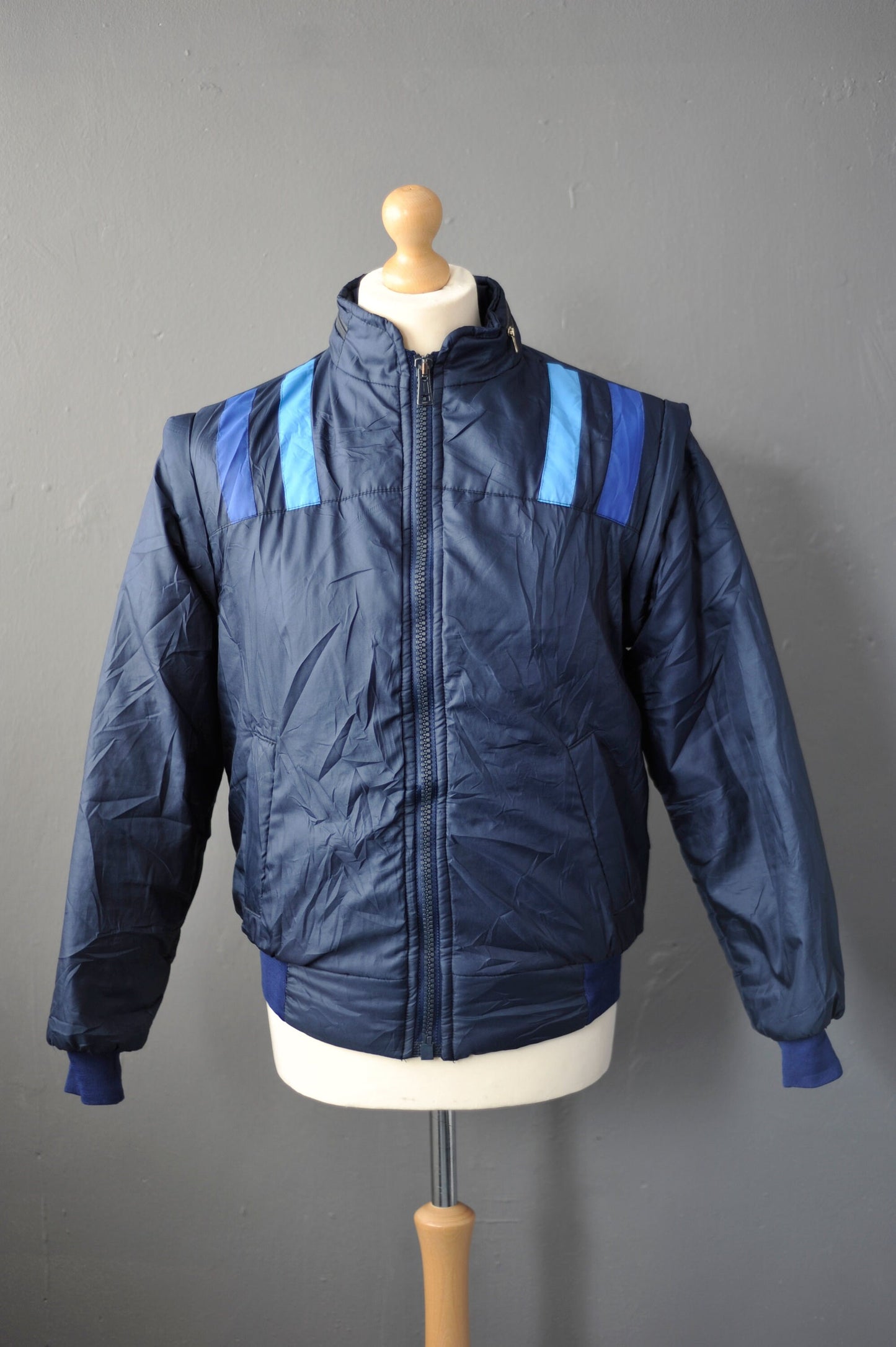 80s Padded Ski Jacket with Removable Sleeves, Convertible Snow Coat Gilet, Retro Winter Sports, Size Medium