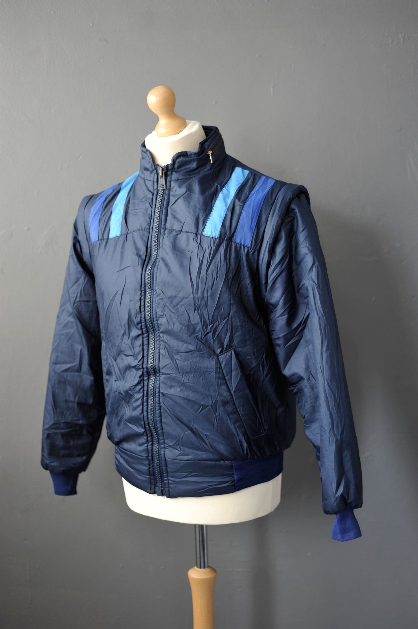 80s Padded Ski Jacket with Removable Sleeves, Convertible Snow Coat Gilet, Retro Winter Sports, Size Medium