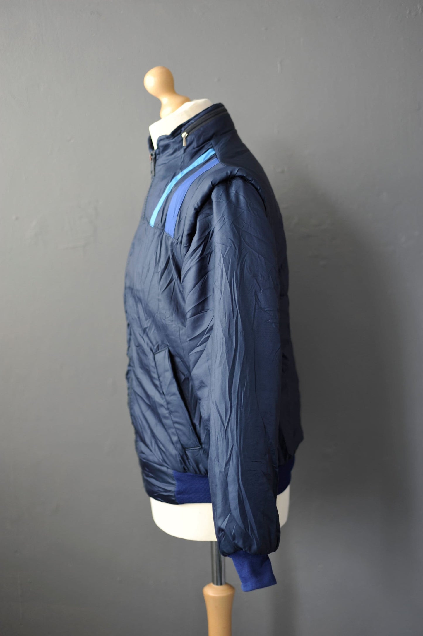 80s Padded Ski Jacket with Removable Sleeves, Convertible Snow Coat Gilet, Retro Winter Sports, Size Medium