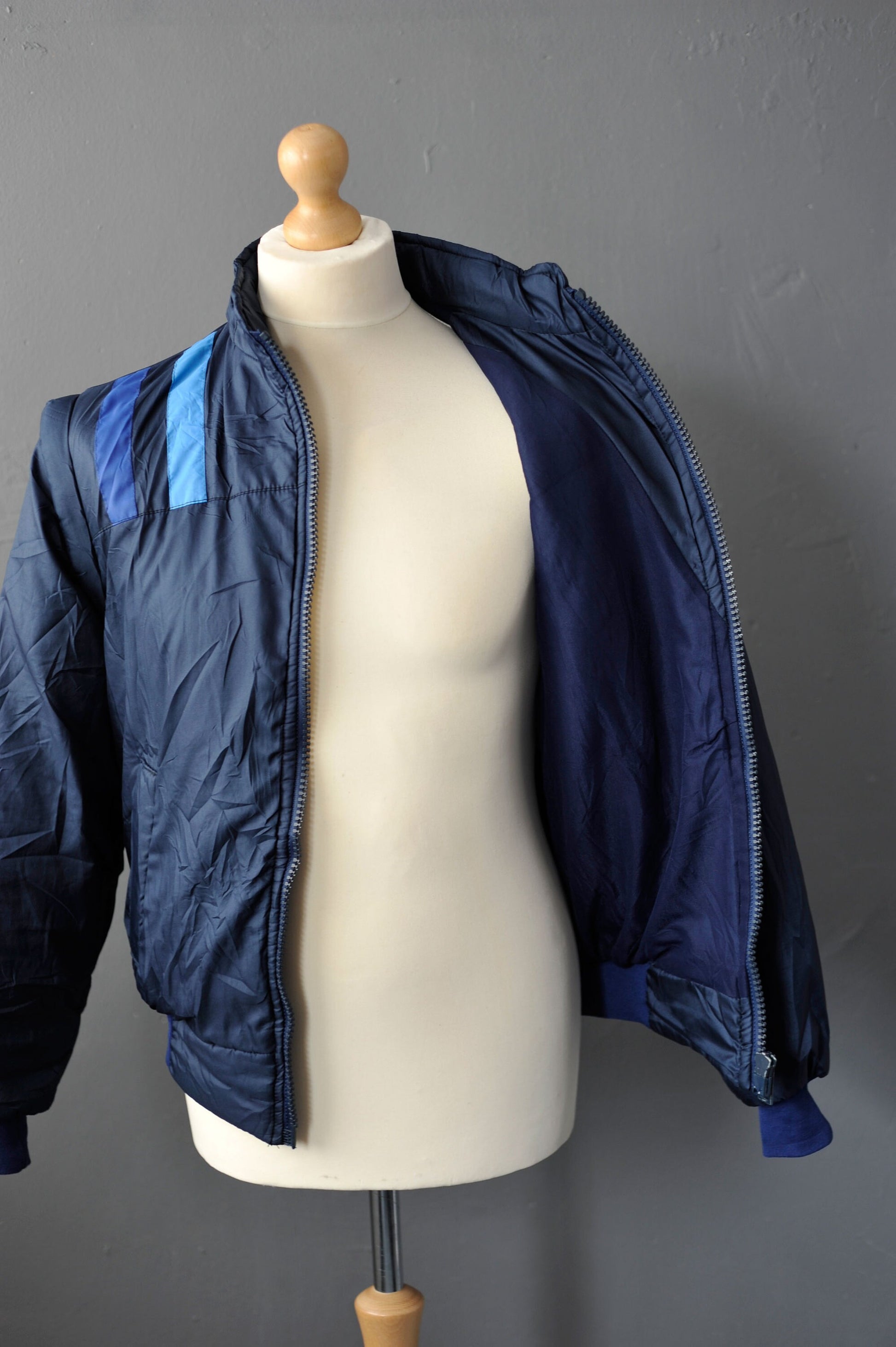 80s Padded Ski Jacket with Removable Sleeves, Convertible Snow Coat Gilet, Retro Winter Sports, Size Medium