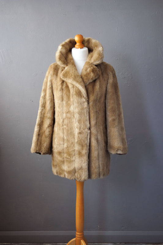 80s Tyber Faux Fur Coat in Honey Blonde, Vegan Winter Jacket, Size Medium