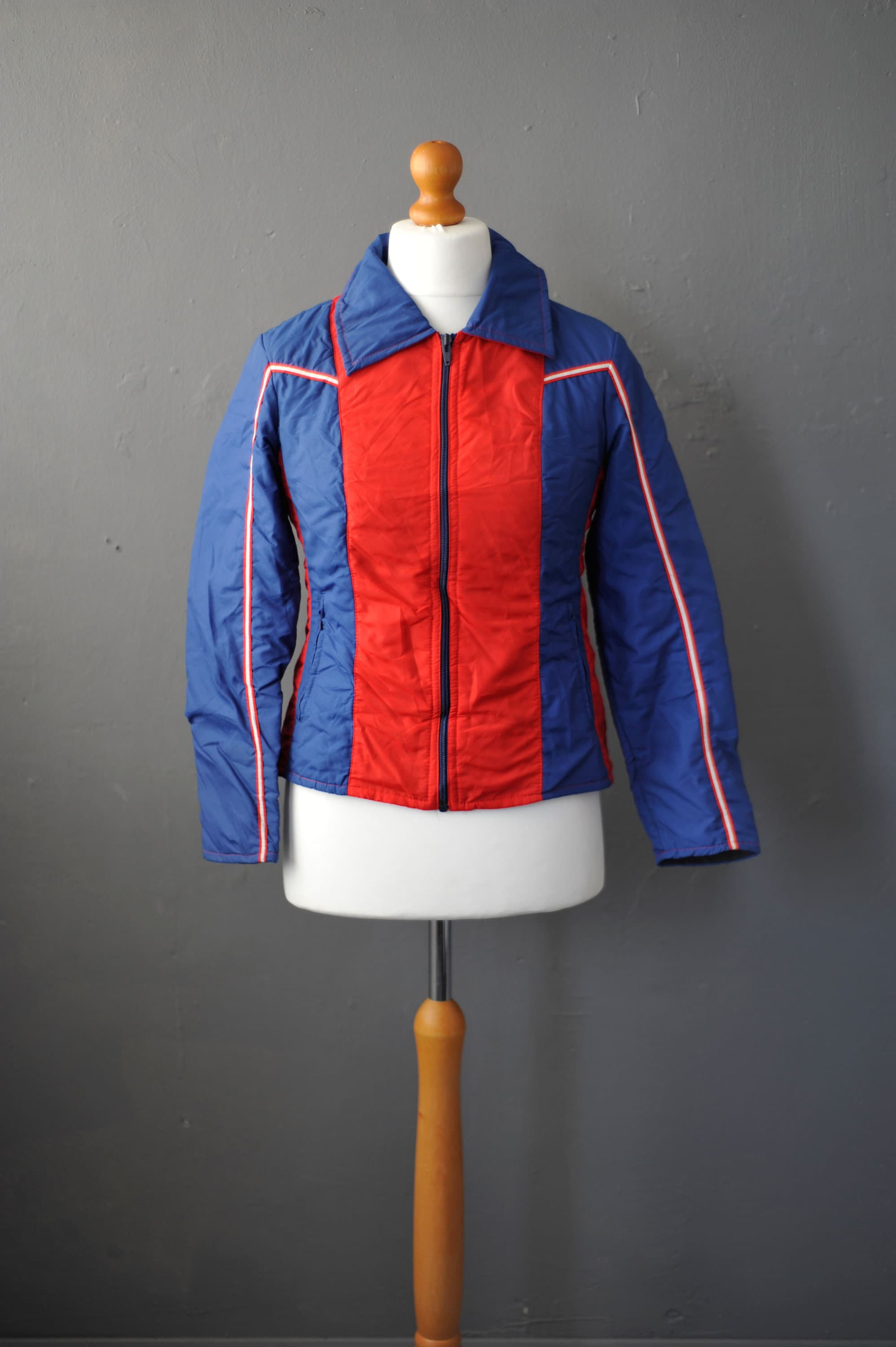 Retro ski hot sale jacket womens