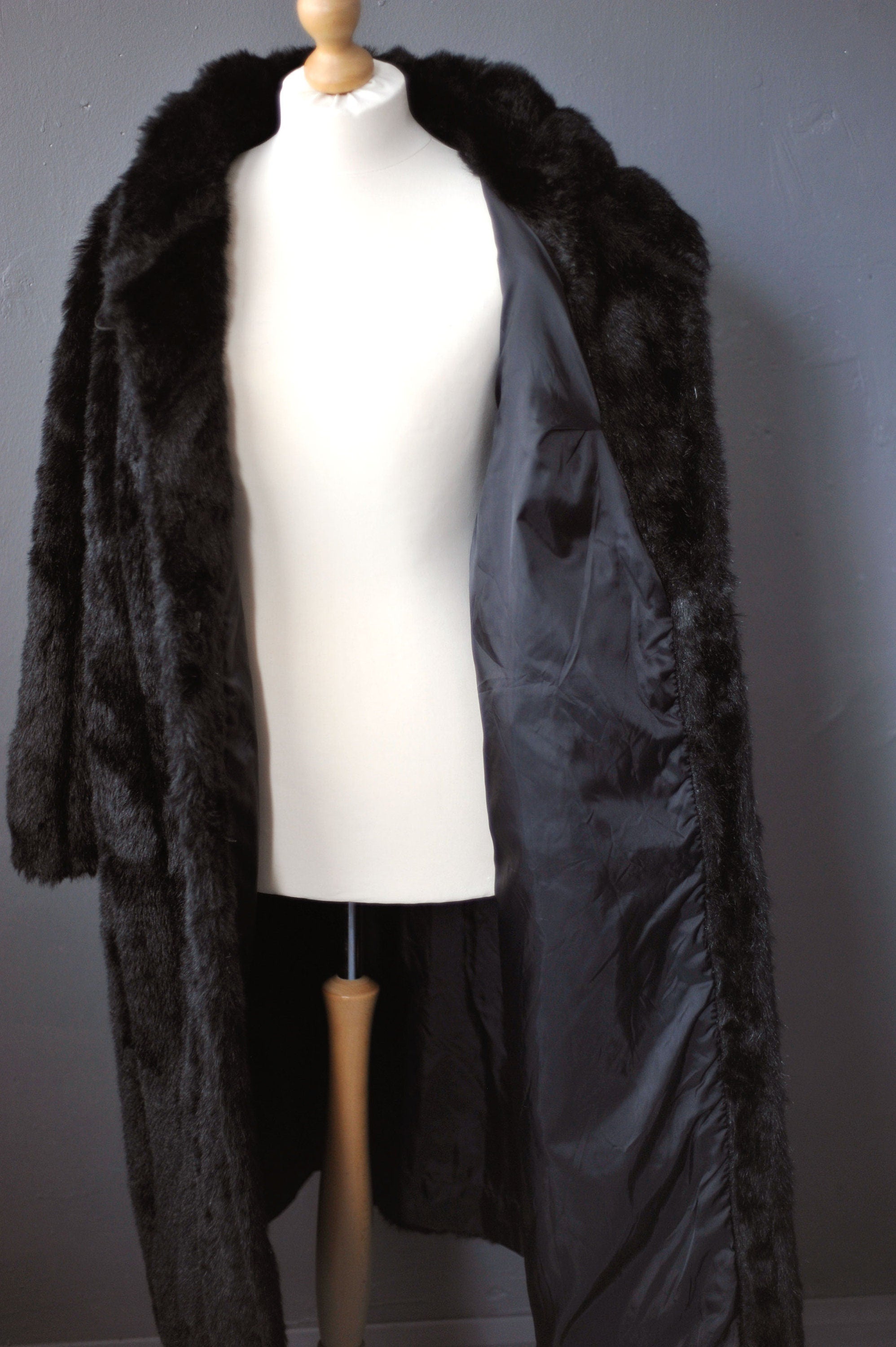 Maxi black on sale faux fur coat