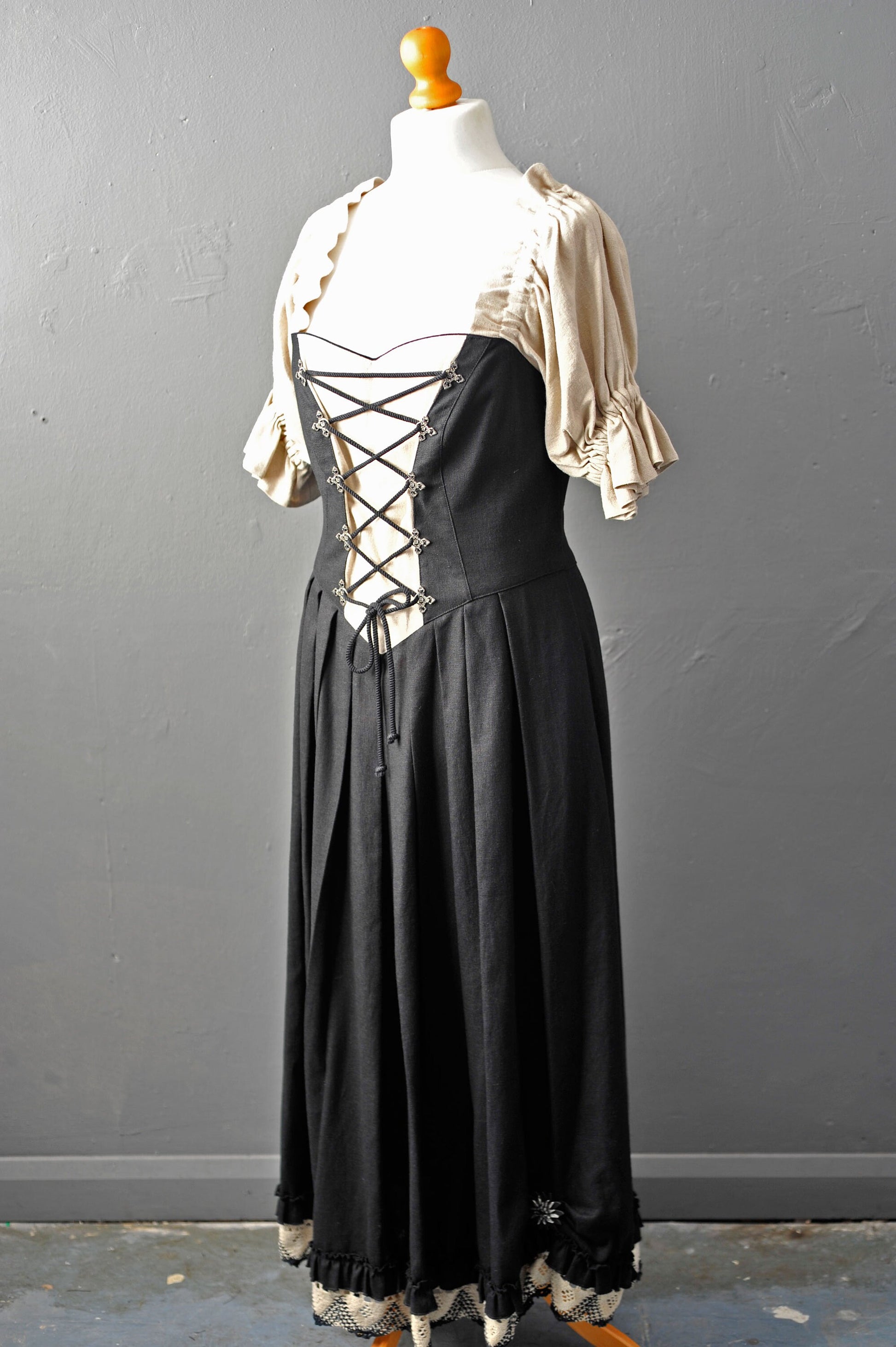 90s Linen Dirndl Dress by M&G, German Folk Costume, Size Medium