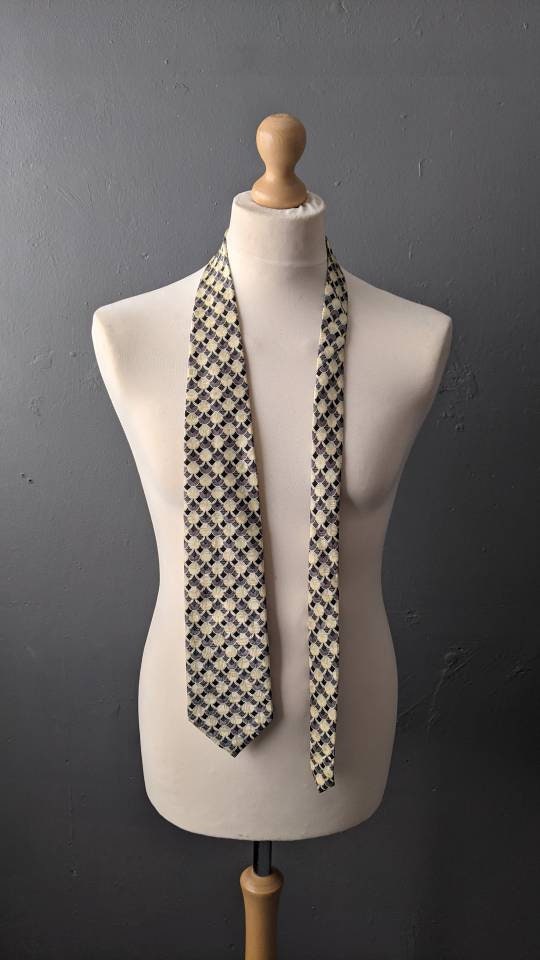 Vintage Deco Scales Tie, Wide Mayvet Necktie