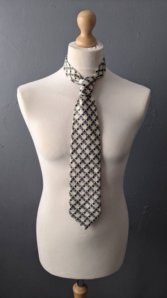 Vintage Deco Scales Tie, Wide Mayvet Necktie