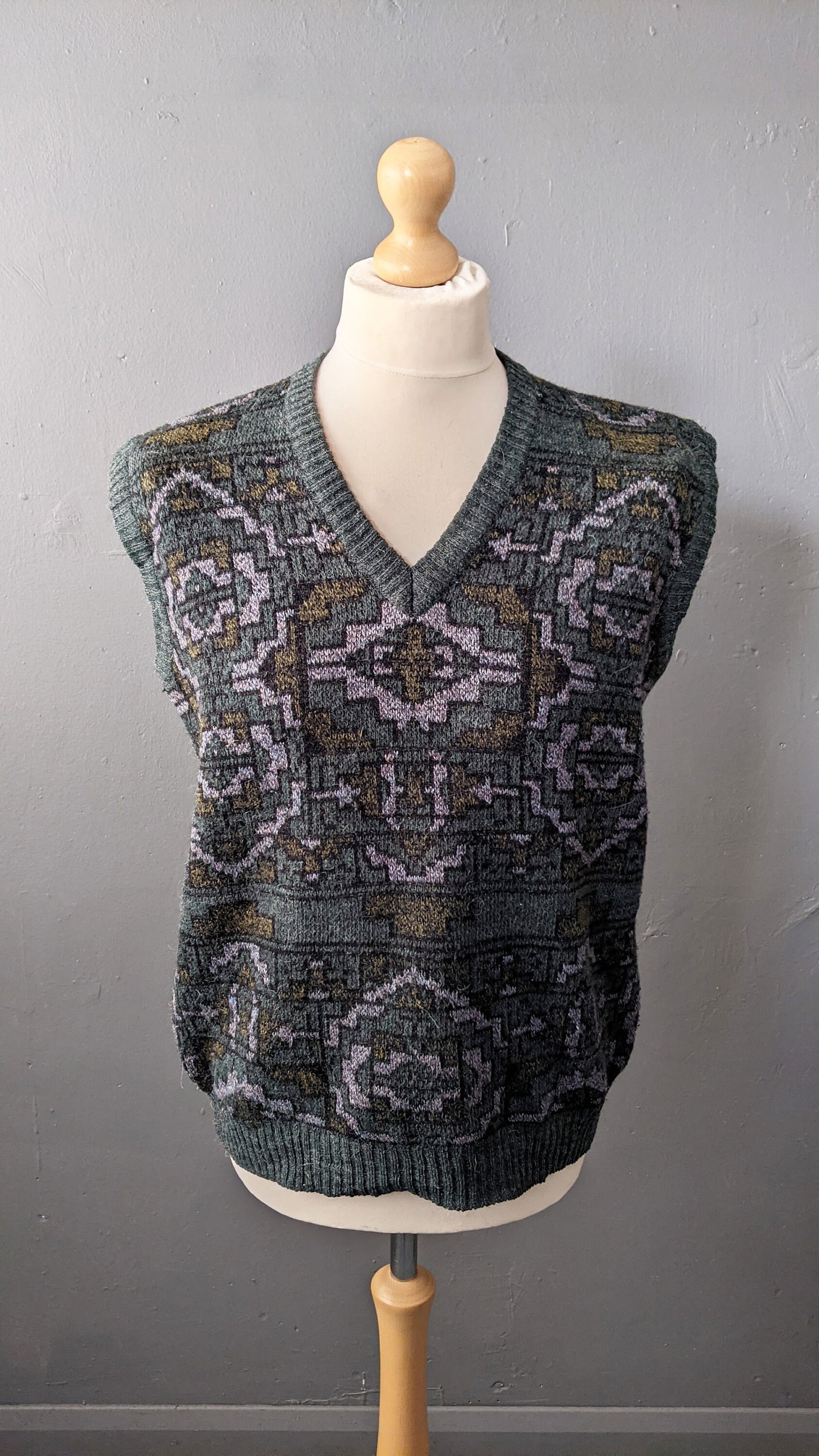 Mens 80s Knit Tank Top with Alpaca, V Neck Wool Blend Vest, 44 Chest