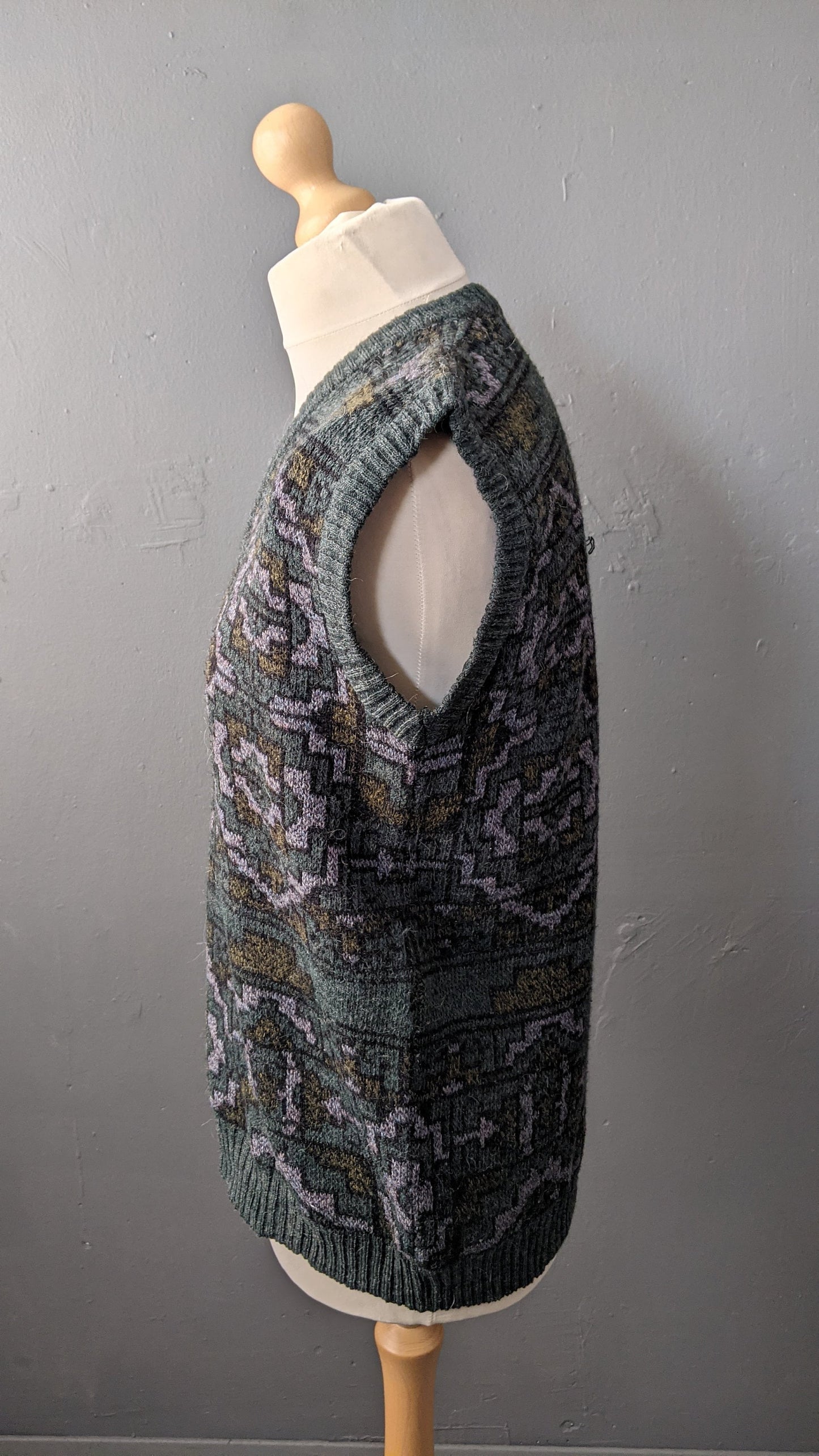 Mens 80s Knit Tank Top with Alpaca, V Neck Wool Blend Vest, 44 Chest