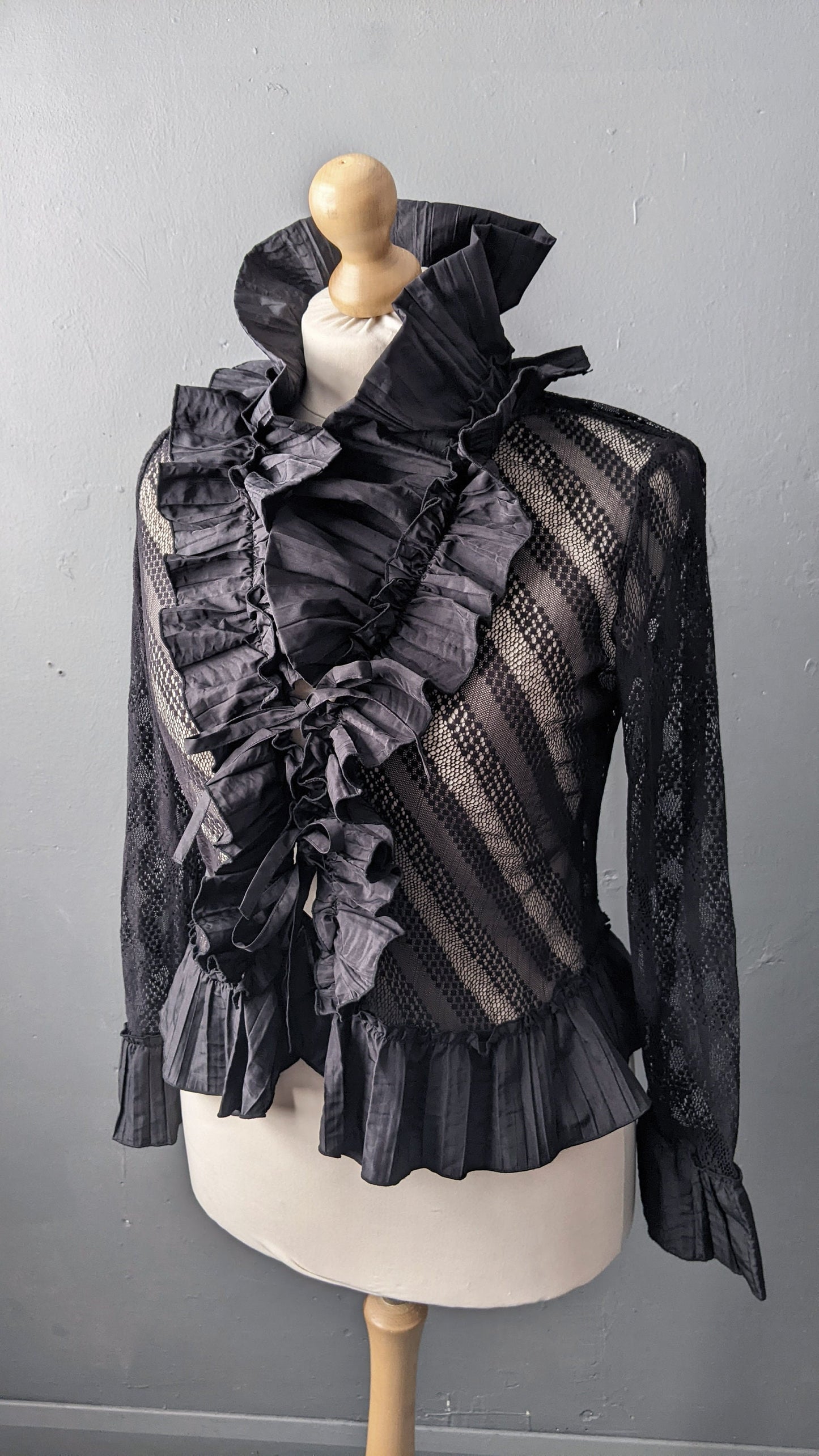 90s Gothic Black Lace Top with Extravagant Ruffles, Size Medium Large