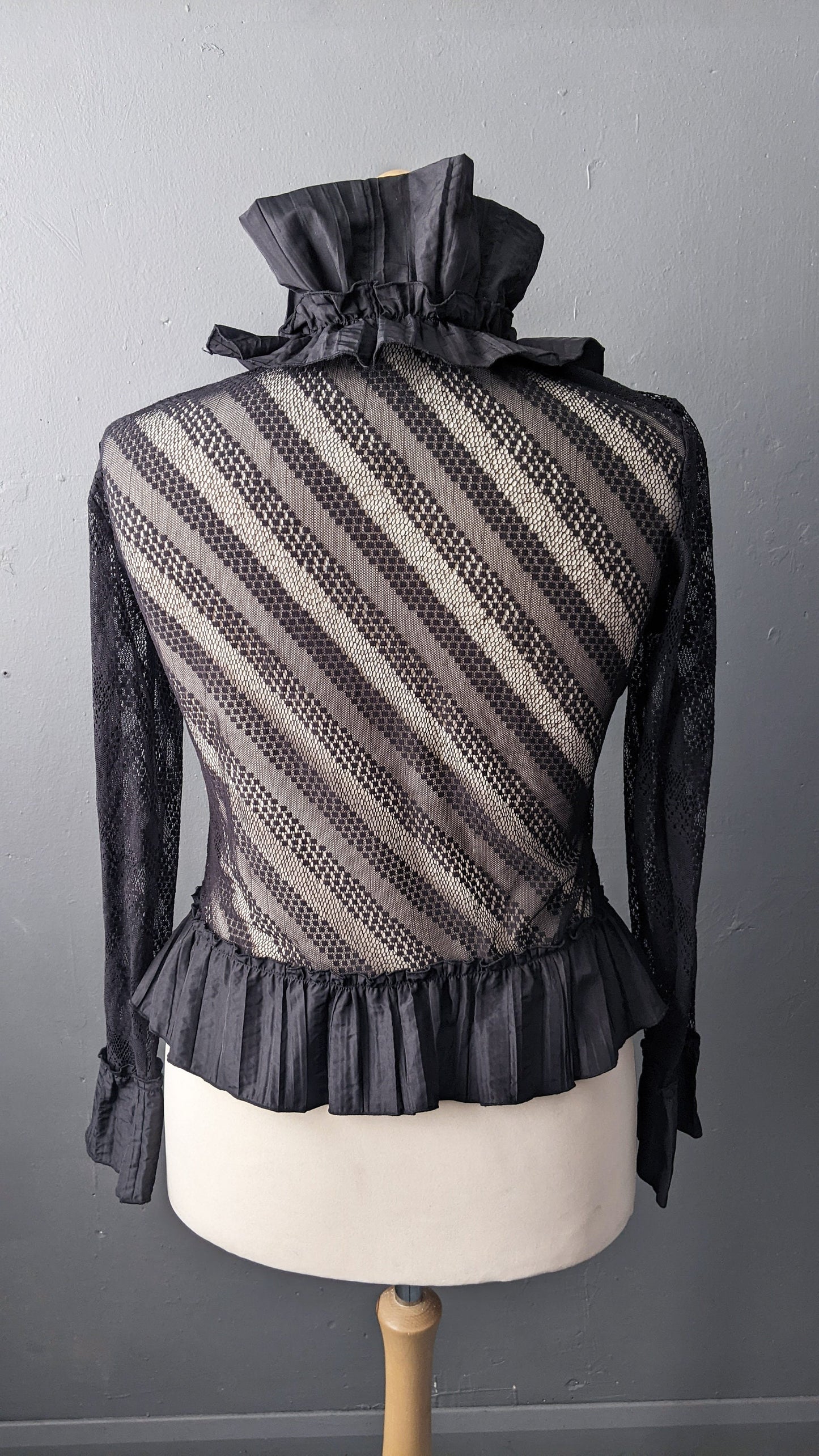 90s Gothic Black Lace Top with Extravagant Ruffles, Size Medium Large