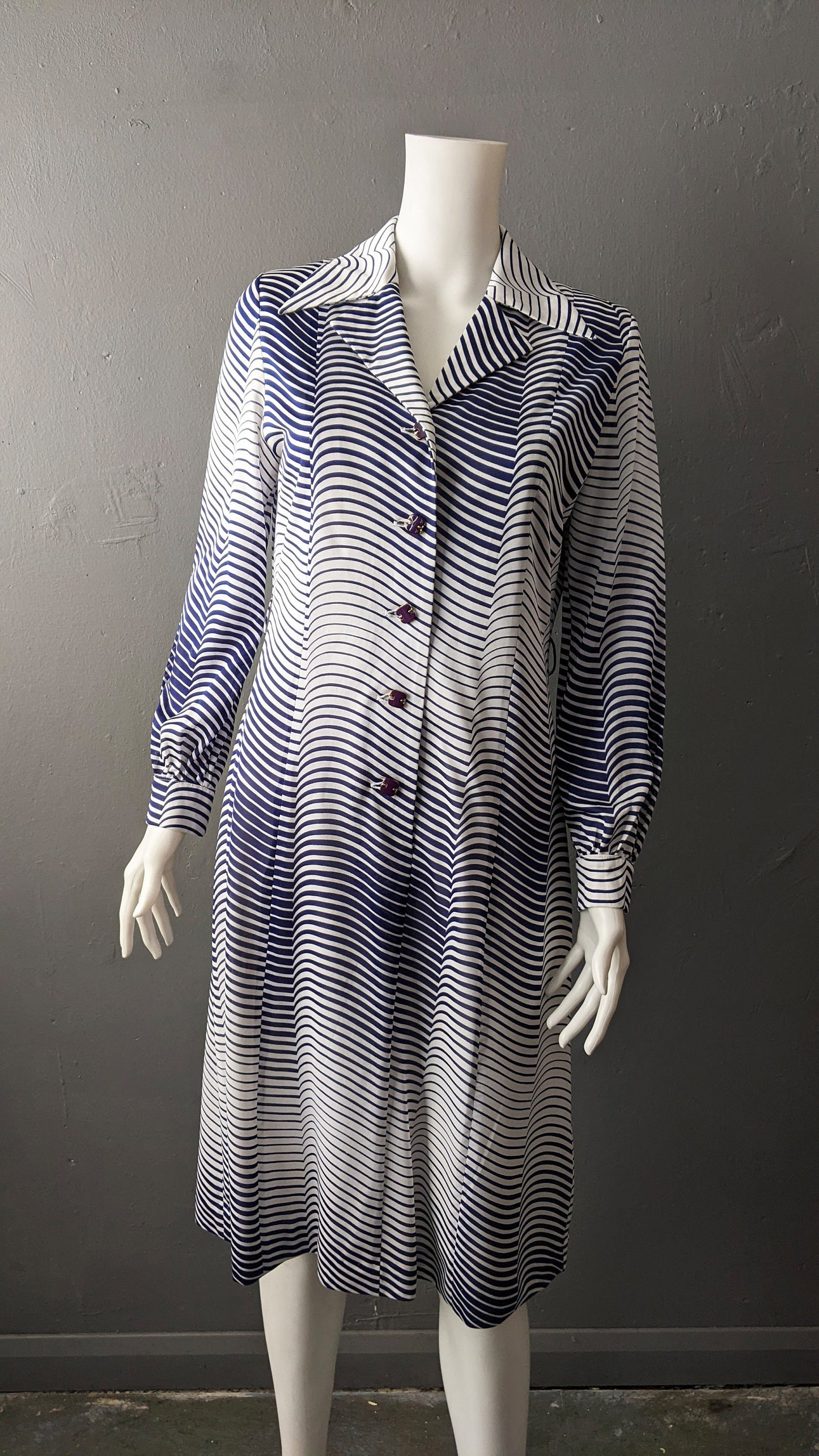 70s Shirt Dress with Ombre Gradient Waves, Op Art Daydress, Size Medium