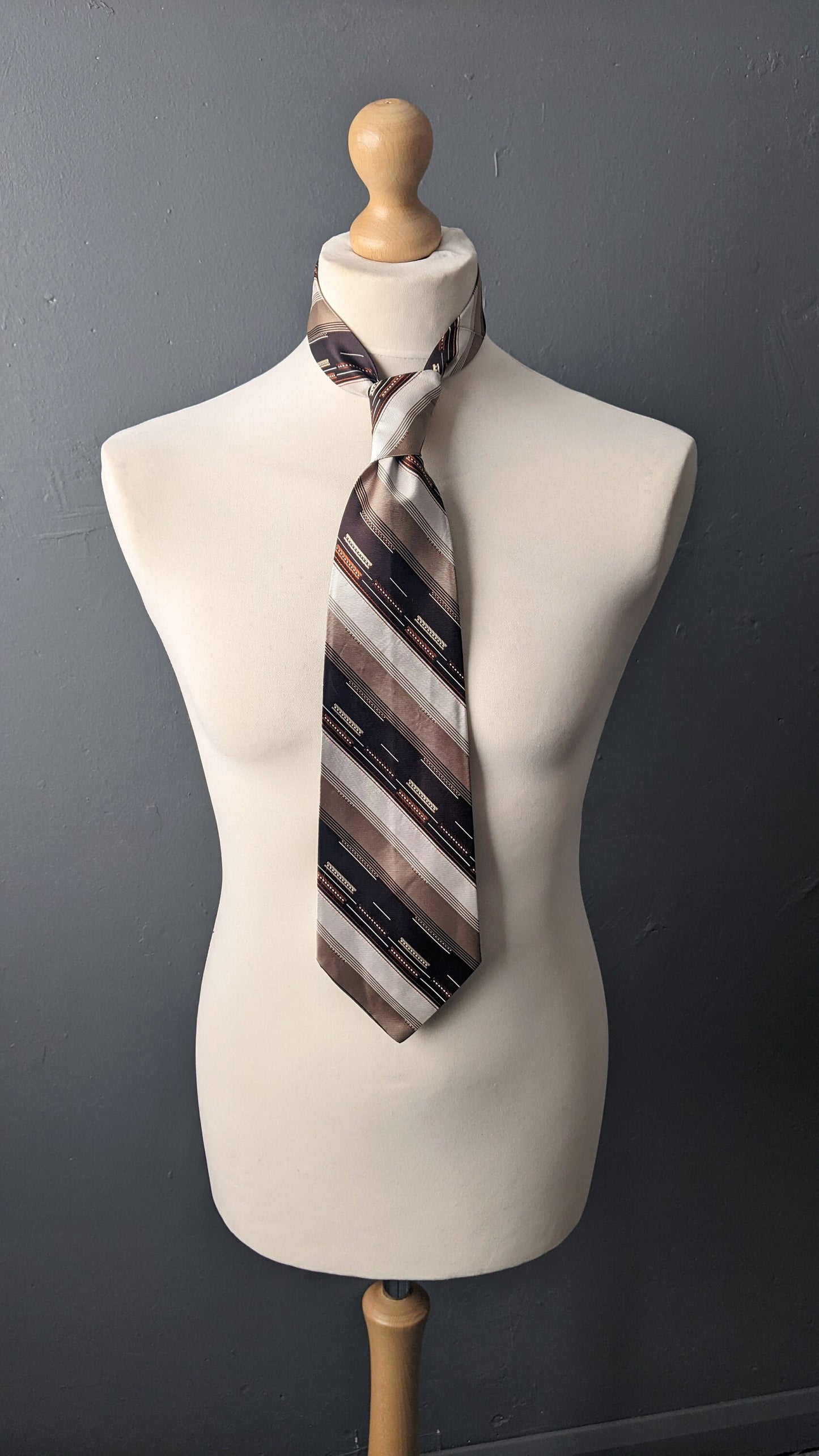 70s Extra Wide Kipper Tie, Diagonal Stripe Necktie