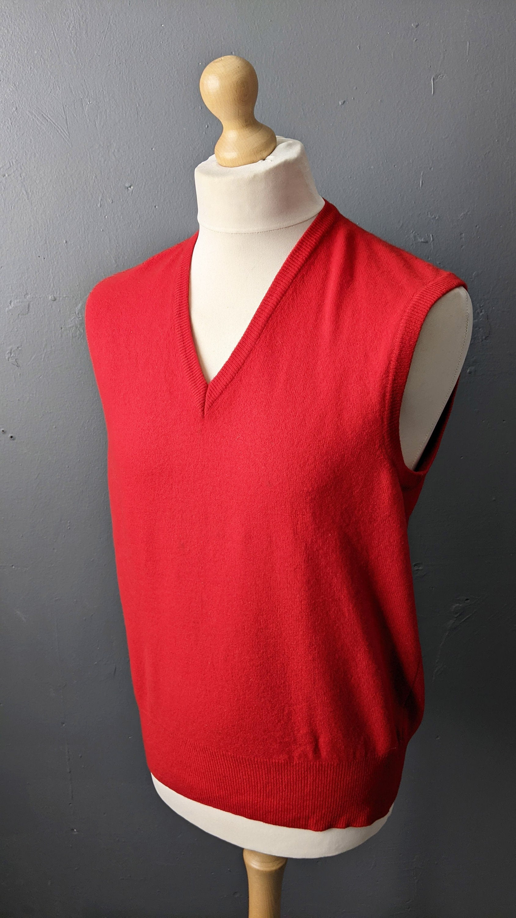 Mens 80s Benetton Wool Tank Top, V Neck Knit Vest, Size Medium 42 Chest