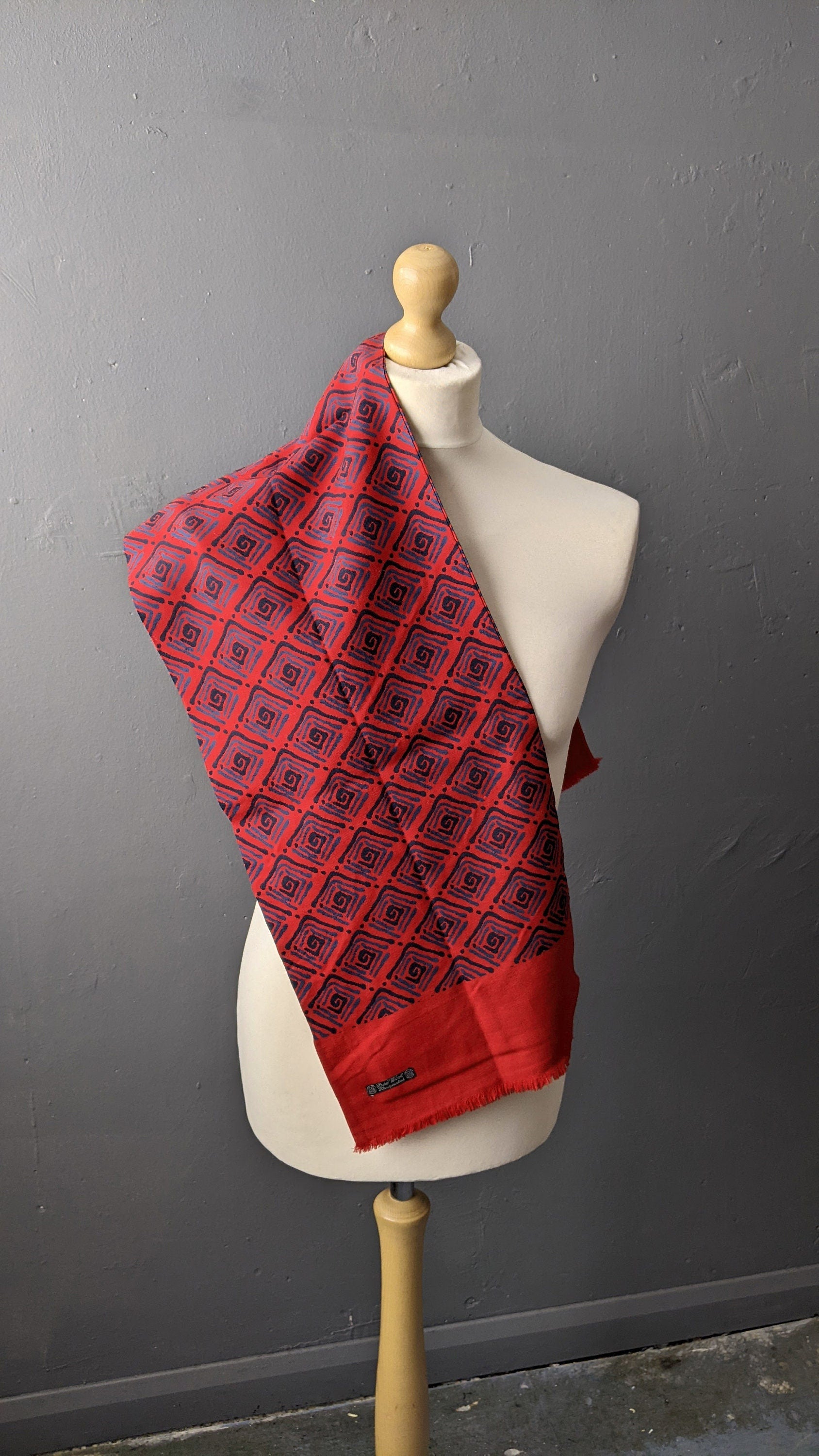 Mens Fine Wool Mod Scarf, 60s Handprinted Spiral Cravat,