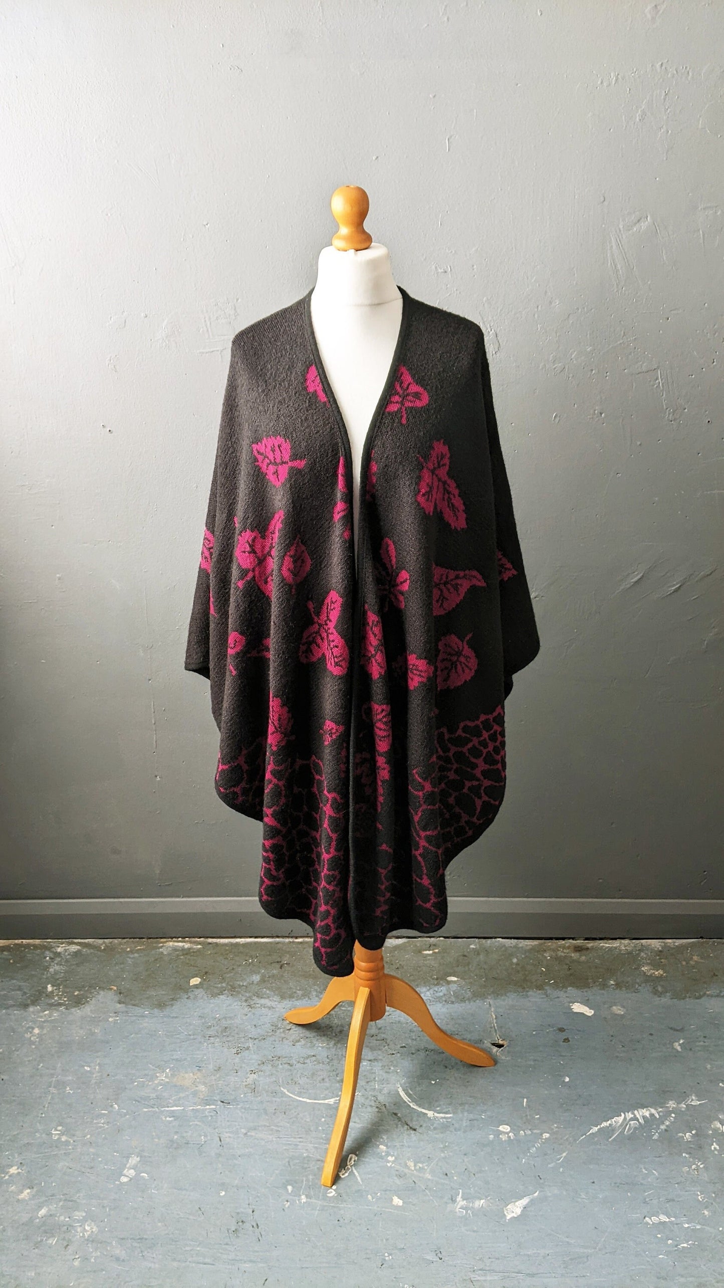 Vintage Cerise Leaf Shawl Cape, Autumnal Falling Leaves Knitwear