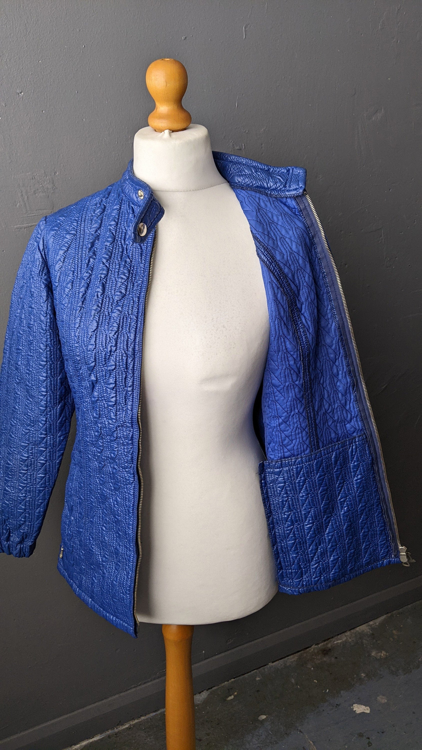 60s Quilted Ski Jacket, Vintage Snow Coat, Retro Winter Sports, Size Medium