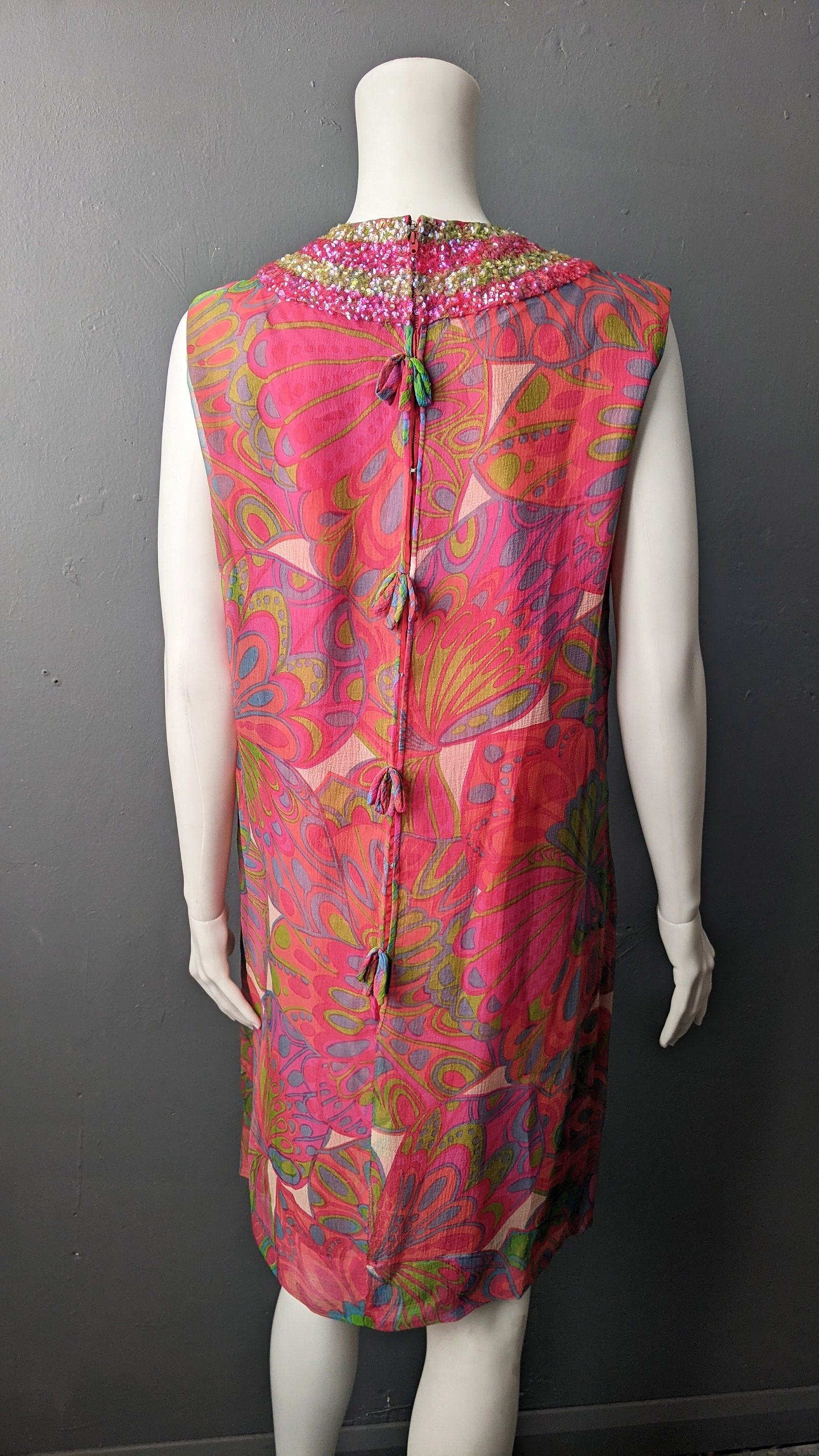 60s Psychedelic Silk Shift Dress with Sequin Collar by Robert Dorland of London, Size Small Medium